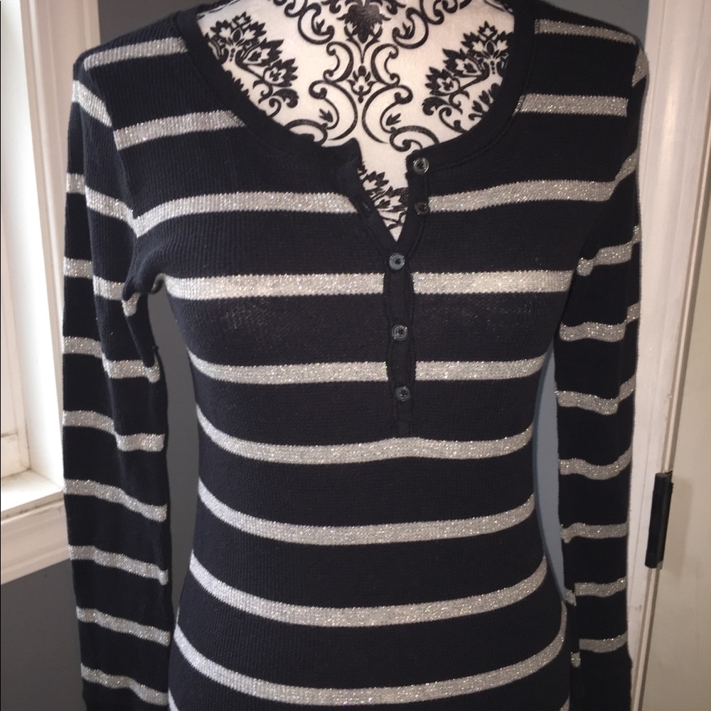 Medium button up Henley